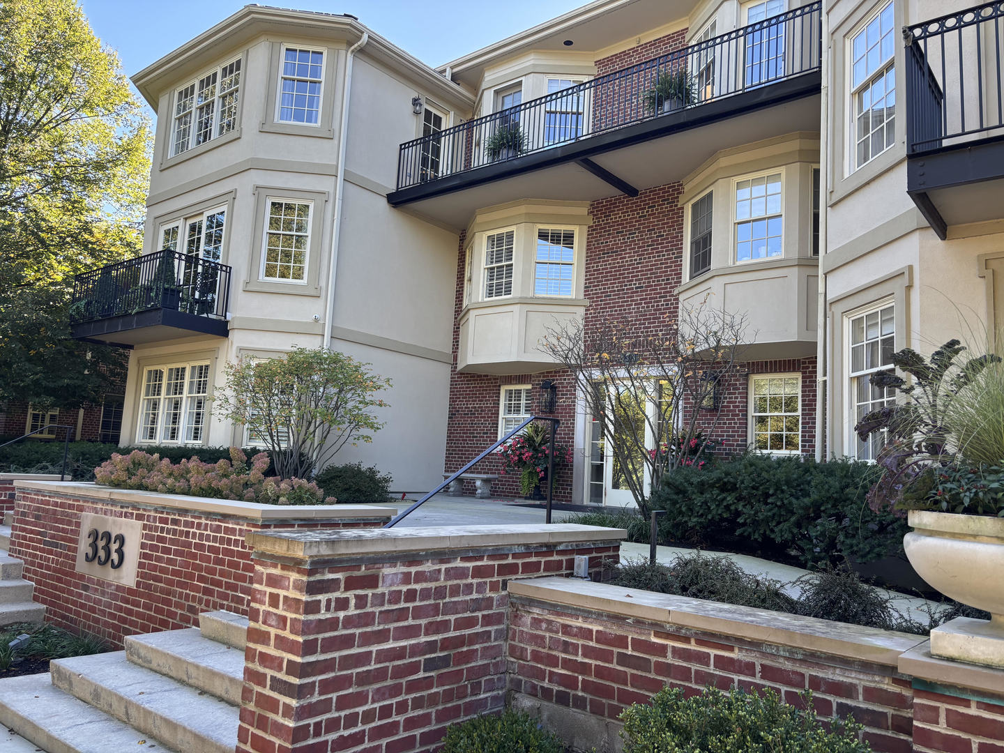 333 E Westminster Road Unit: 2B