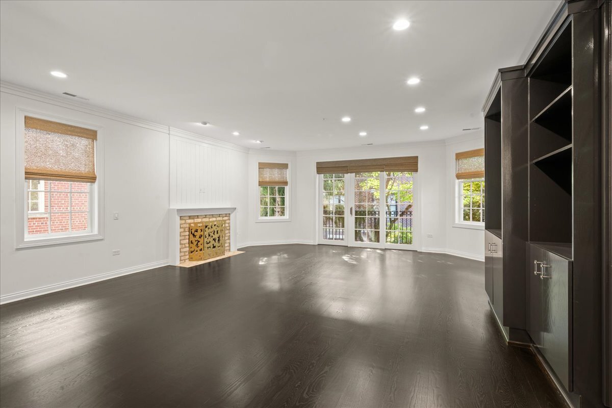 333 E Westminster Road Unit: 2B
