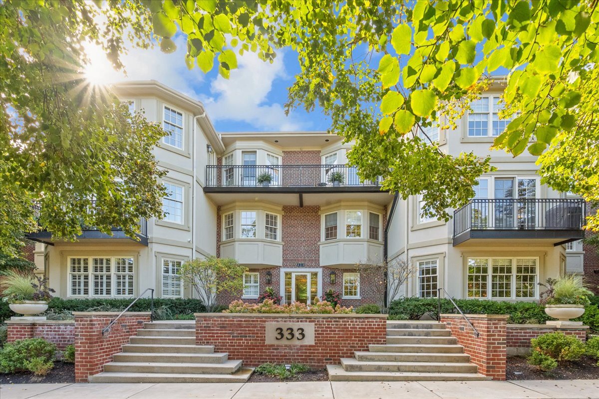 333 E Westminster Road Unit: 2B