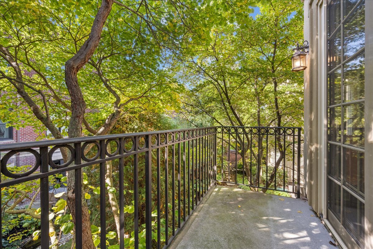 333 E Westminster Road Unit: 2B