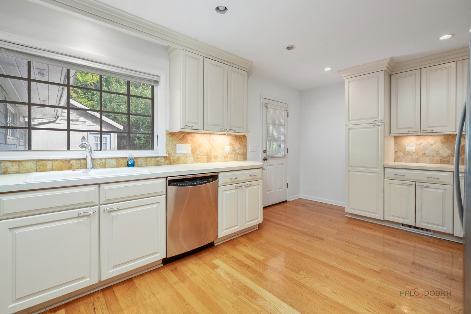 20 W Old Elm Road