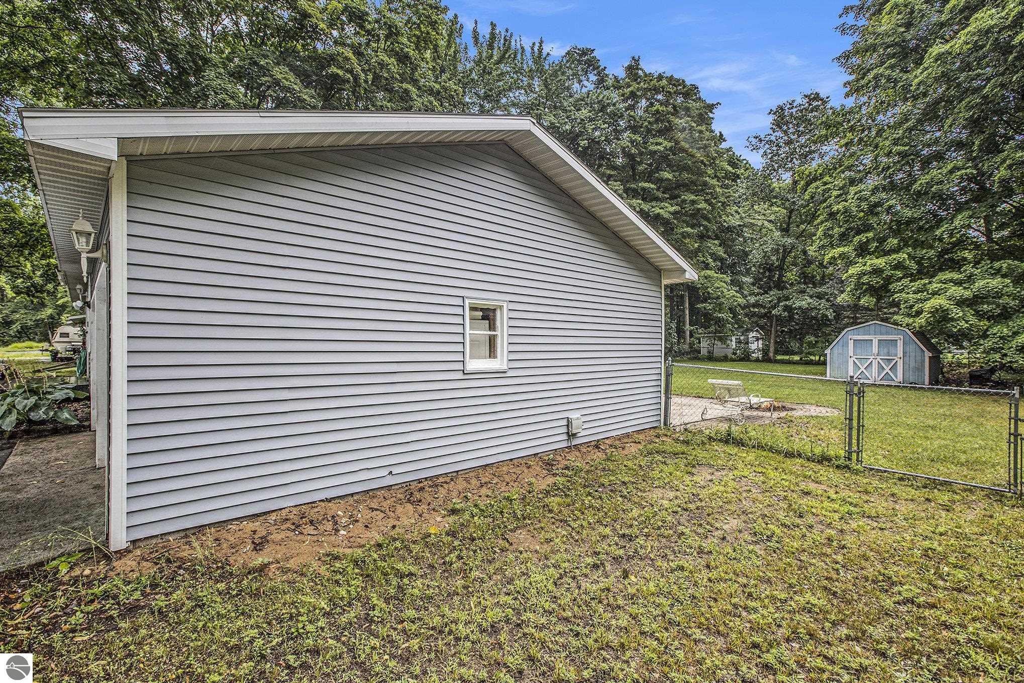 1938 Lardie Road