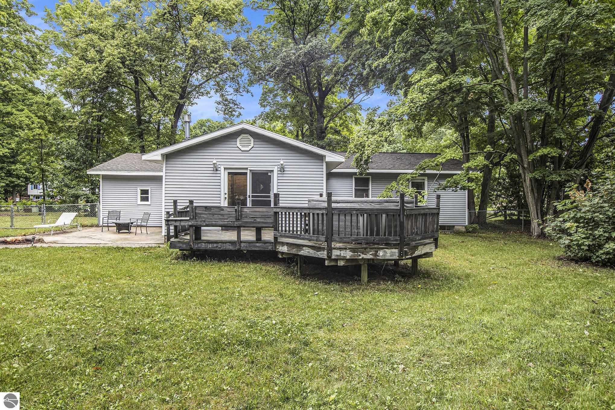 1938 Lardie Road