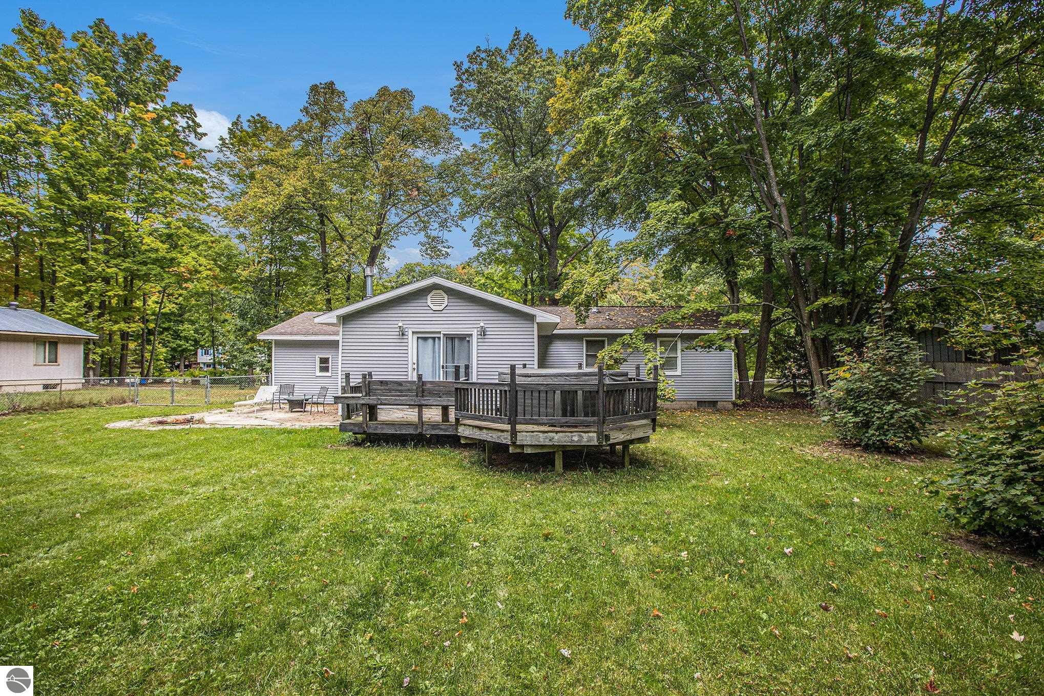 1938 Lardie Road