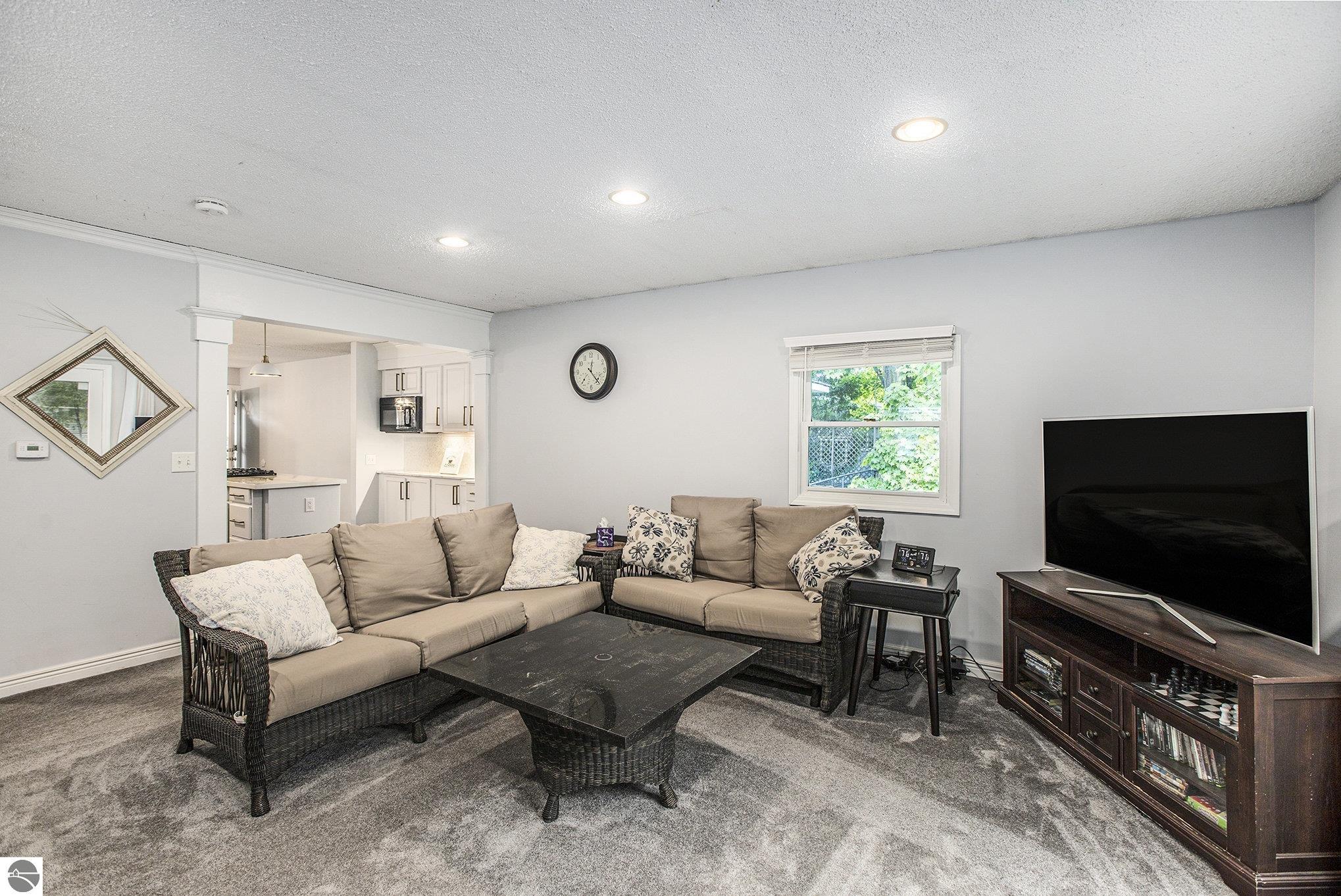 1938 Lardie Road