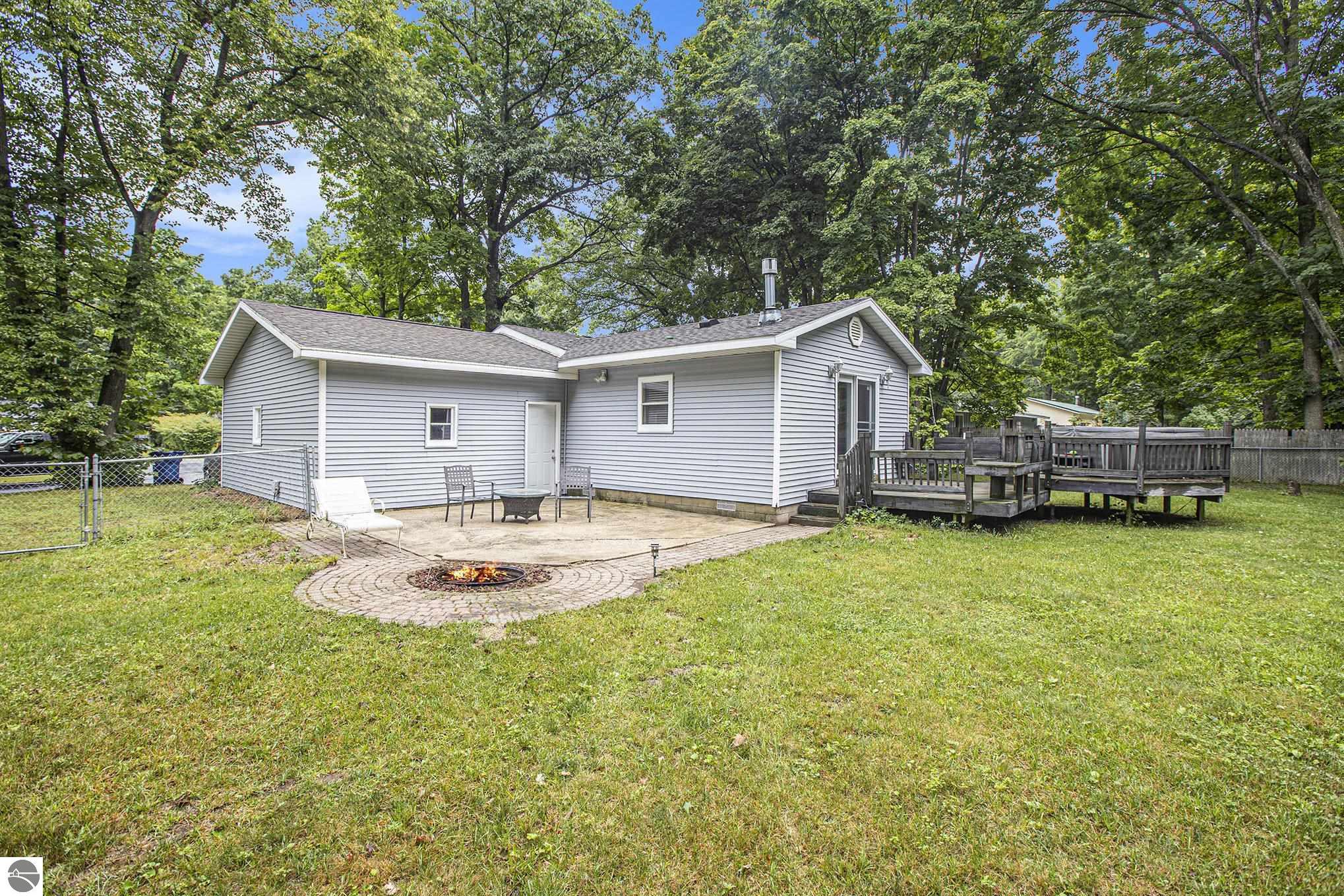 1938 Lardie Road