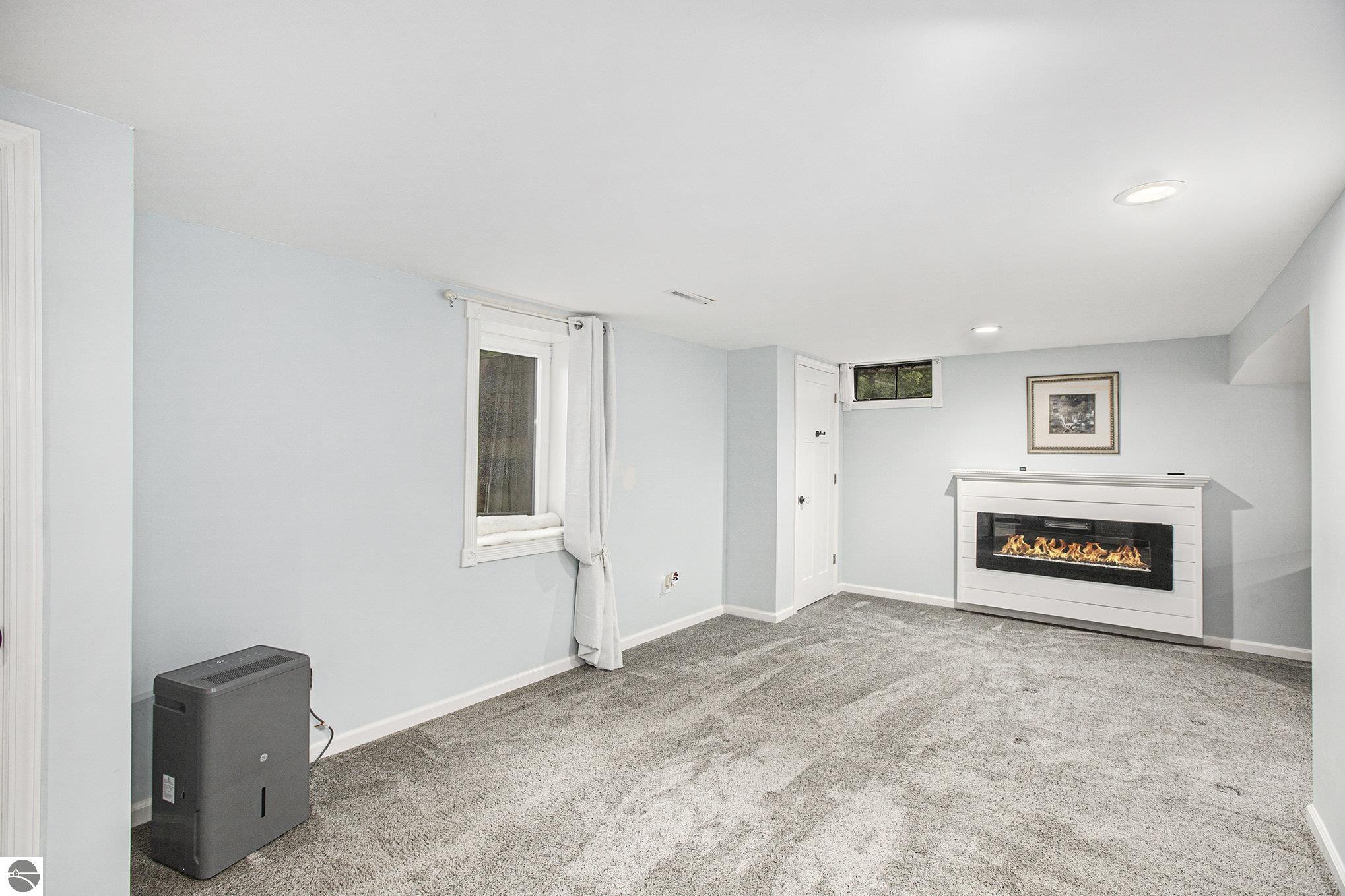 1938 Lardie Road