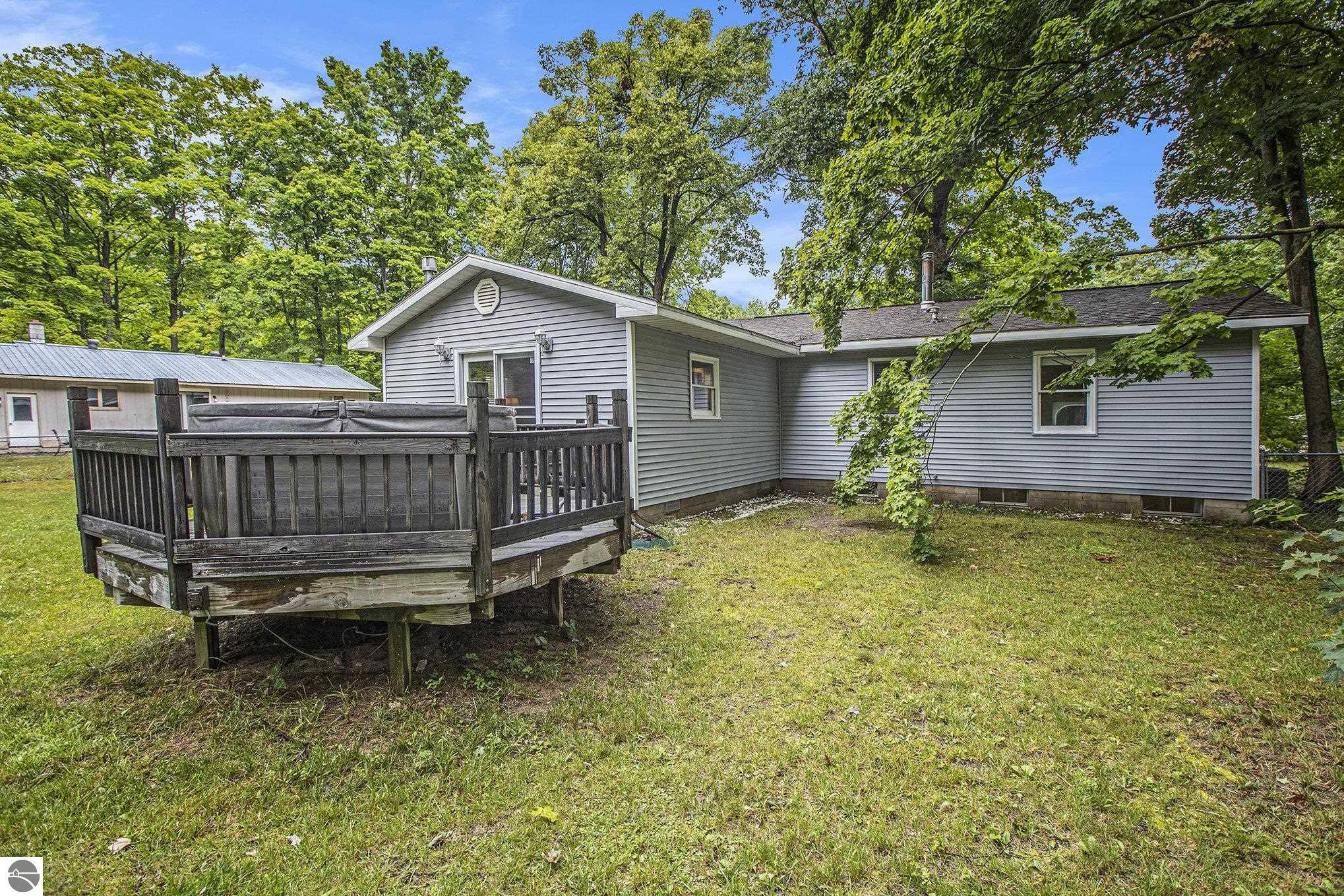 1938 Lardie Road