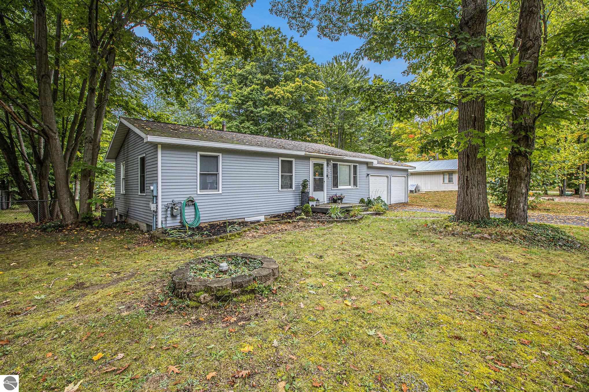 1938 Lardie Road