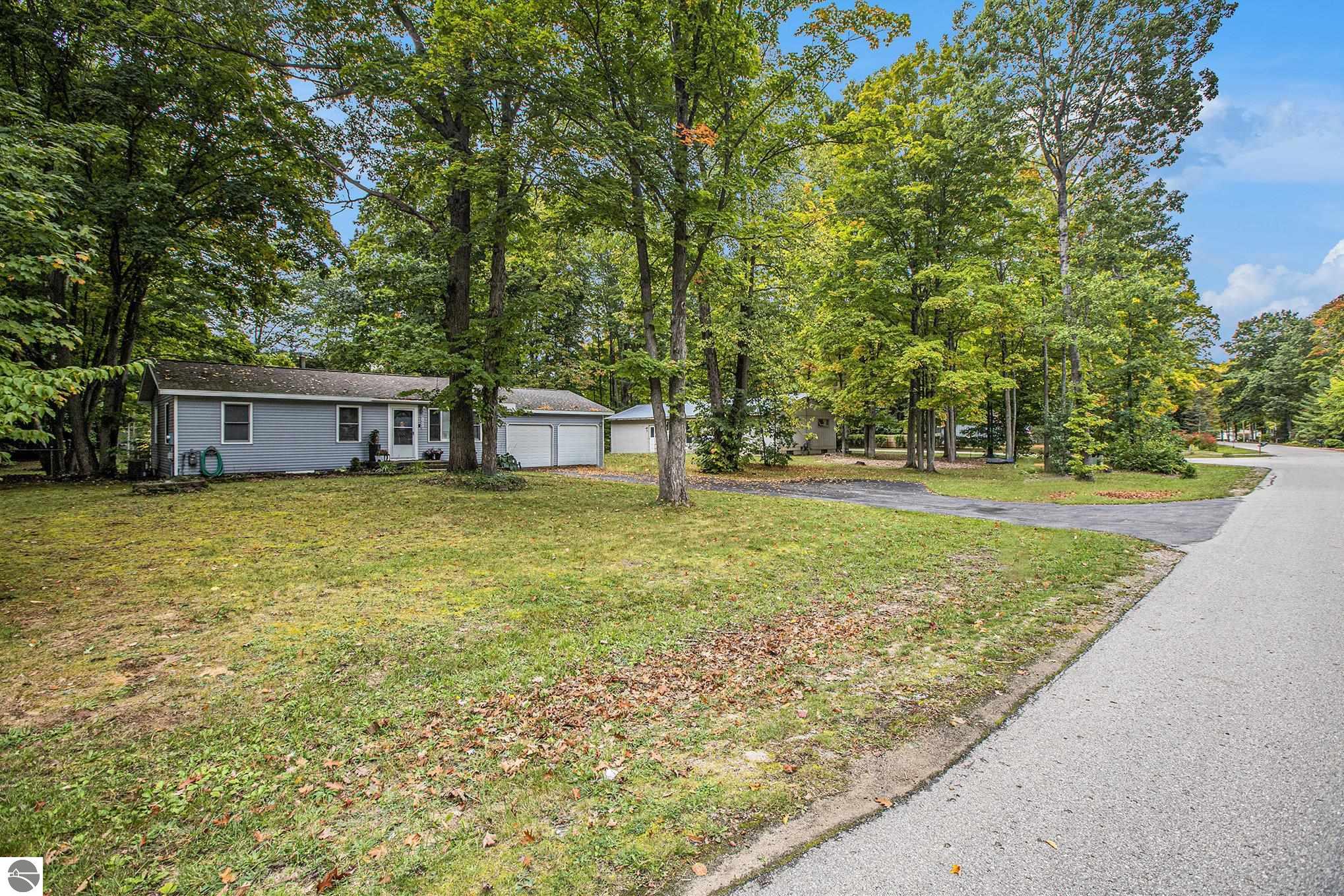1938 Lardie Road