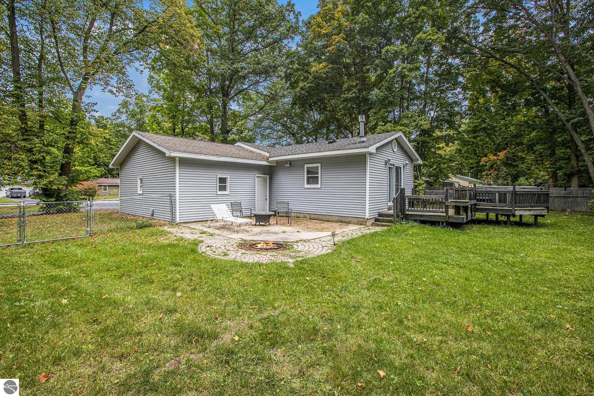 1938 Lardie Road