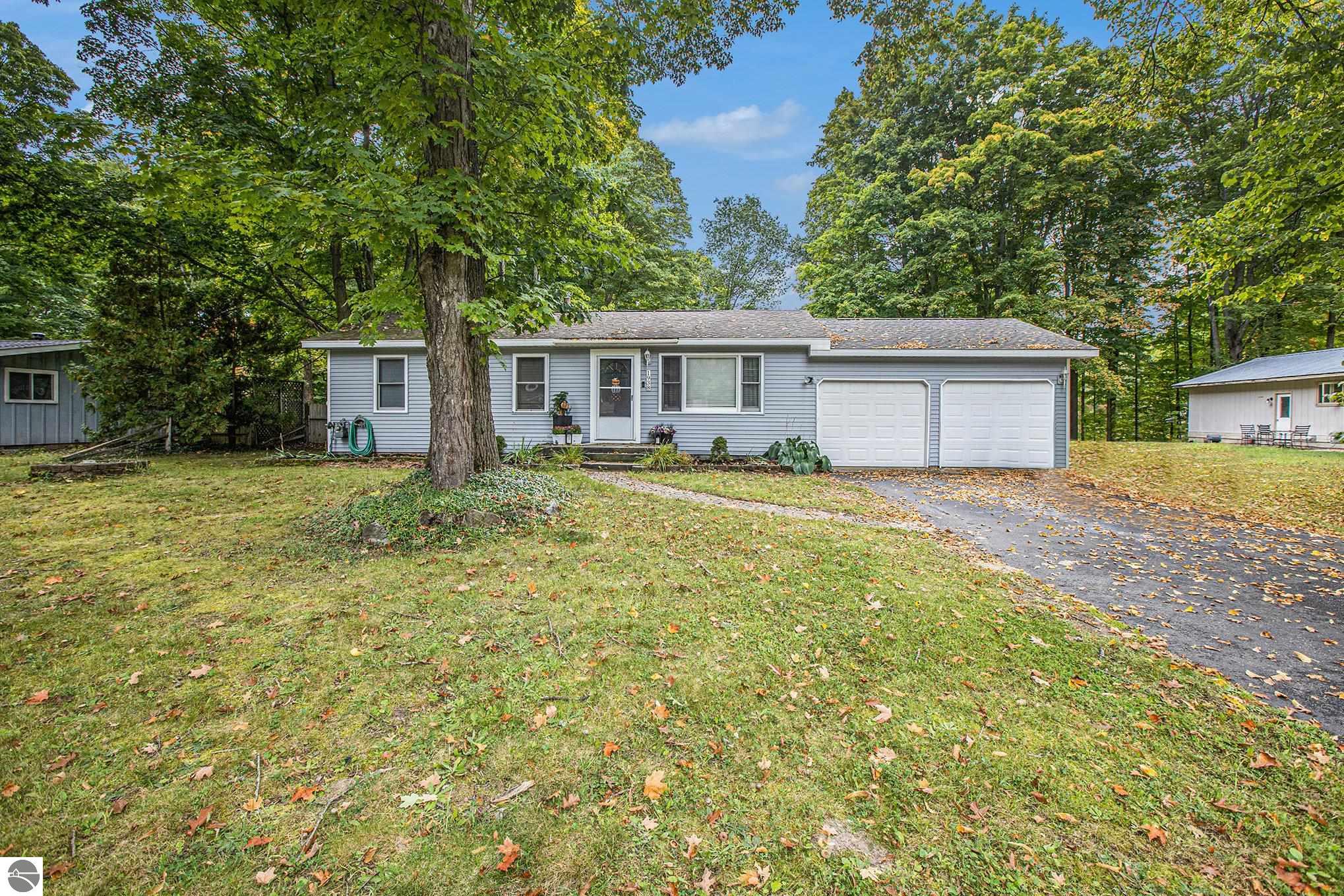 1938 Lardie Road