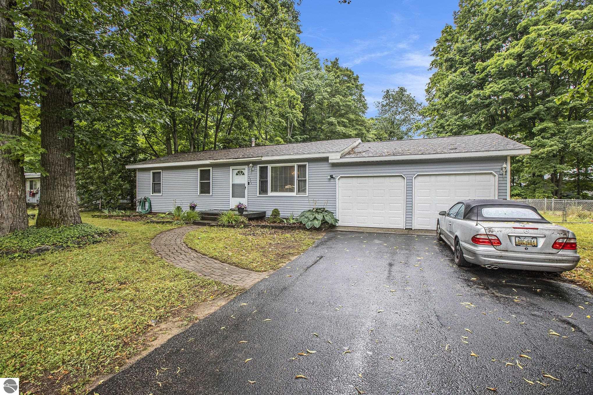 1938 Lardie Road