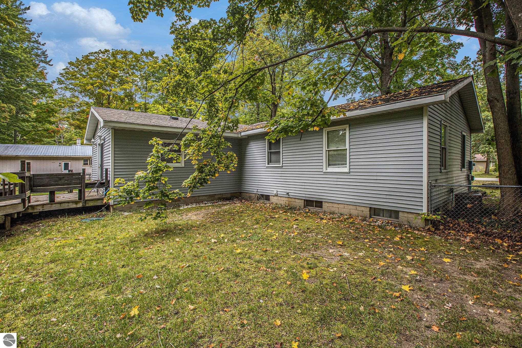 1938 Lardie Road