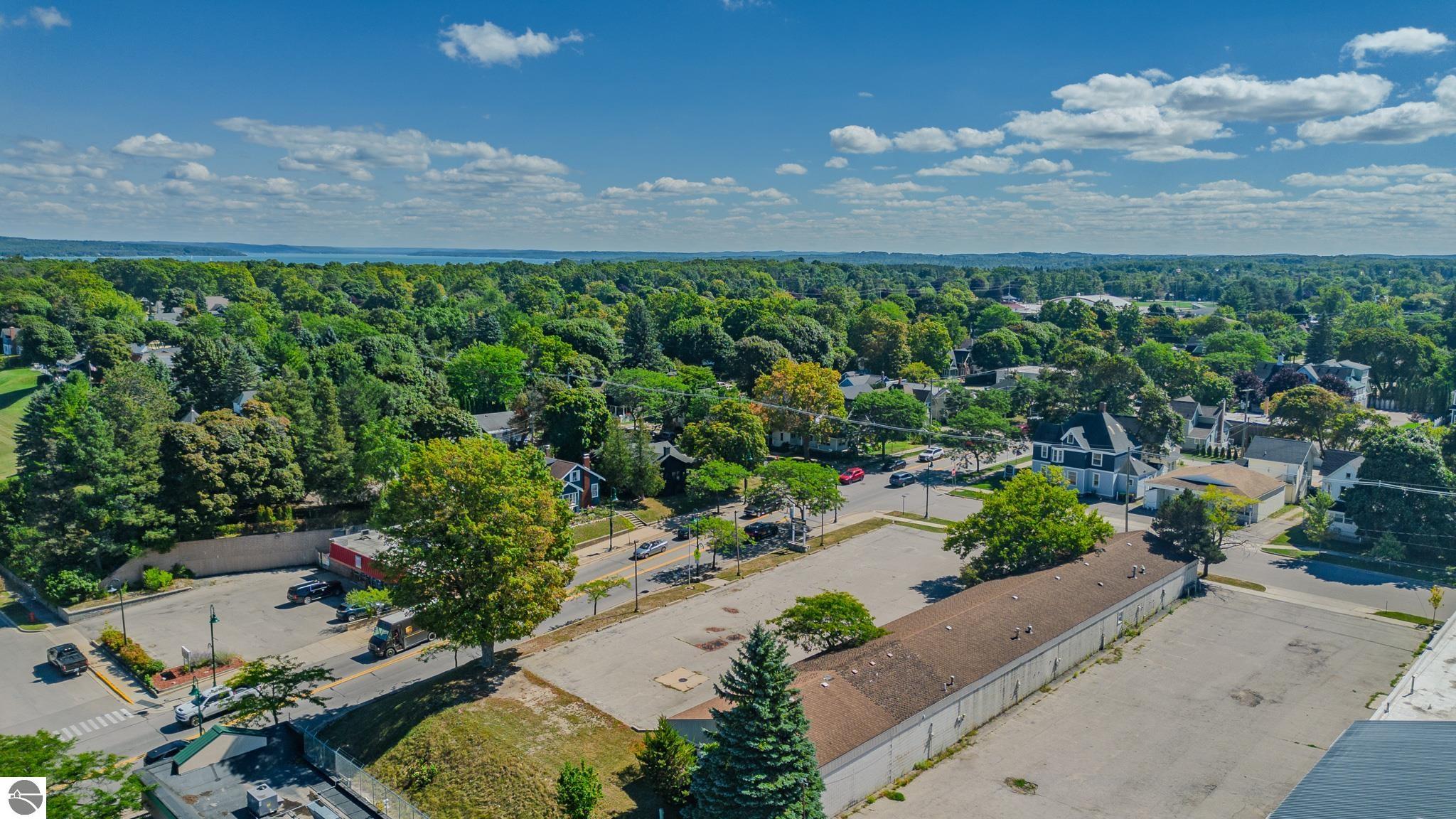101 W Hurlbut Street