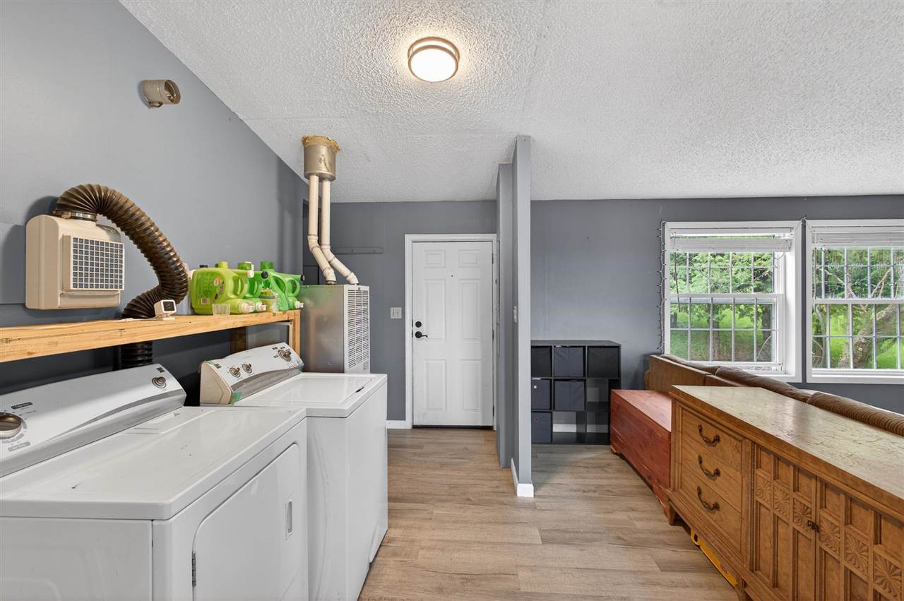 425 Knollcrest