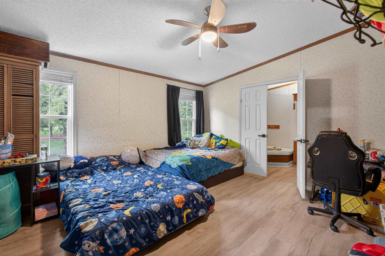 425 Knollcrest
