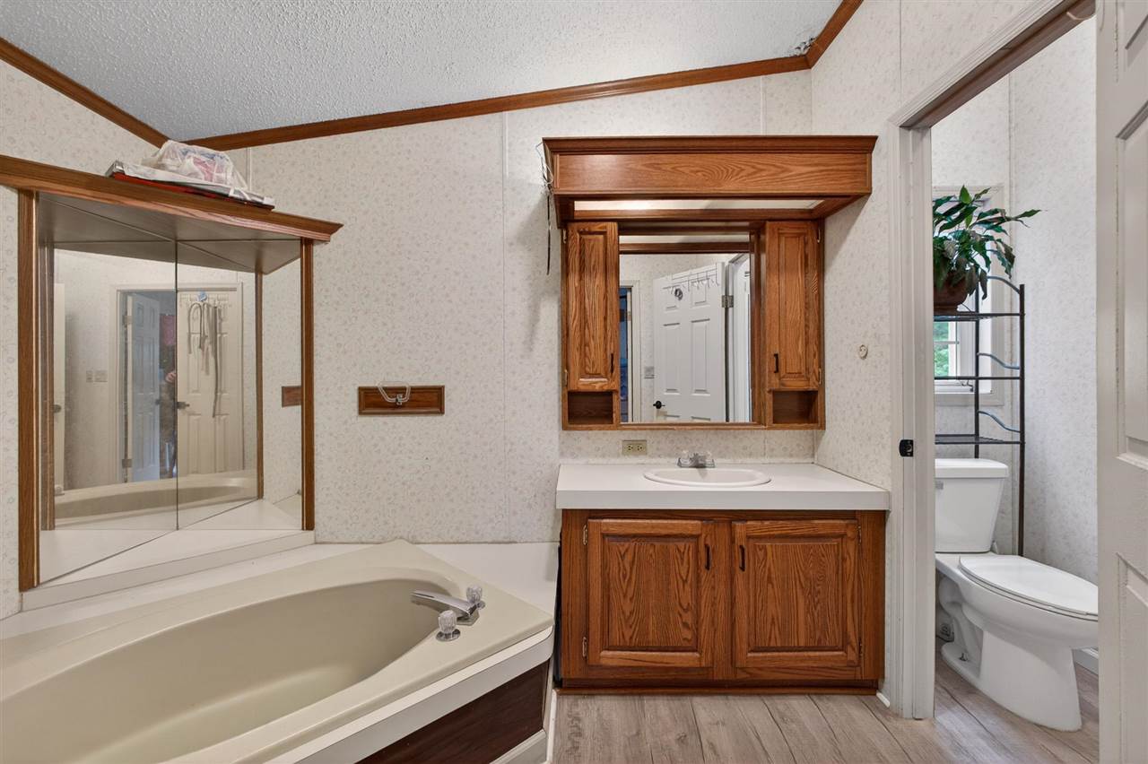 425 Knollcrest