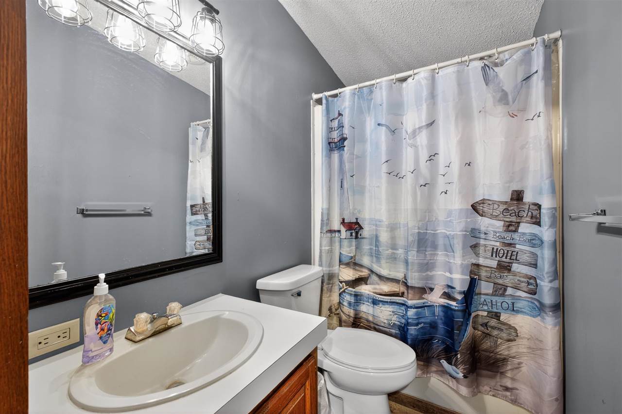 425 Knollcrest