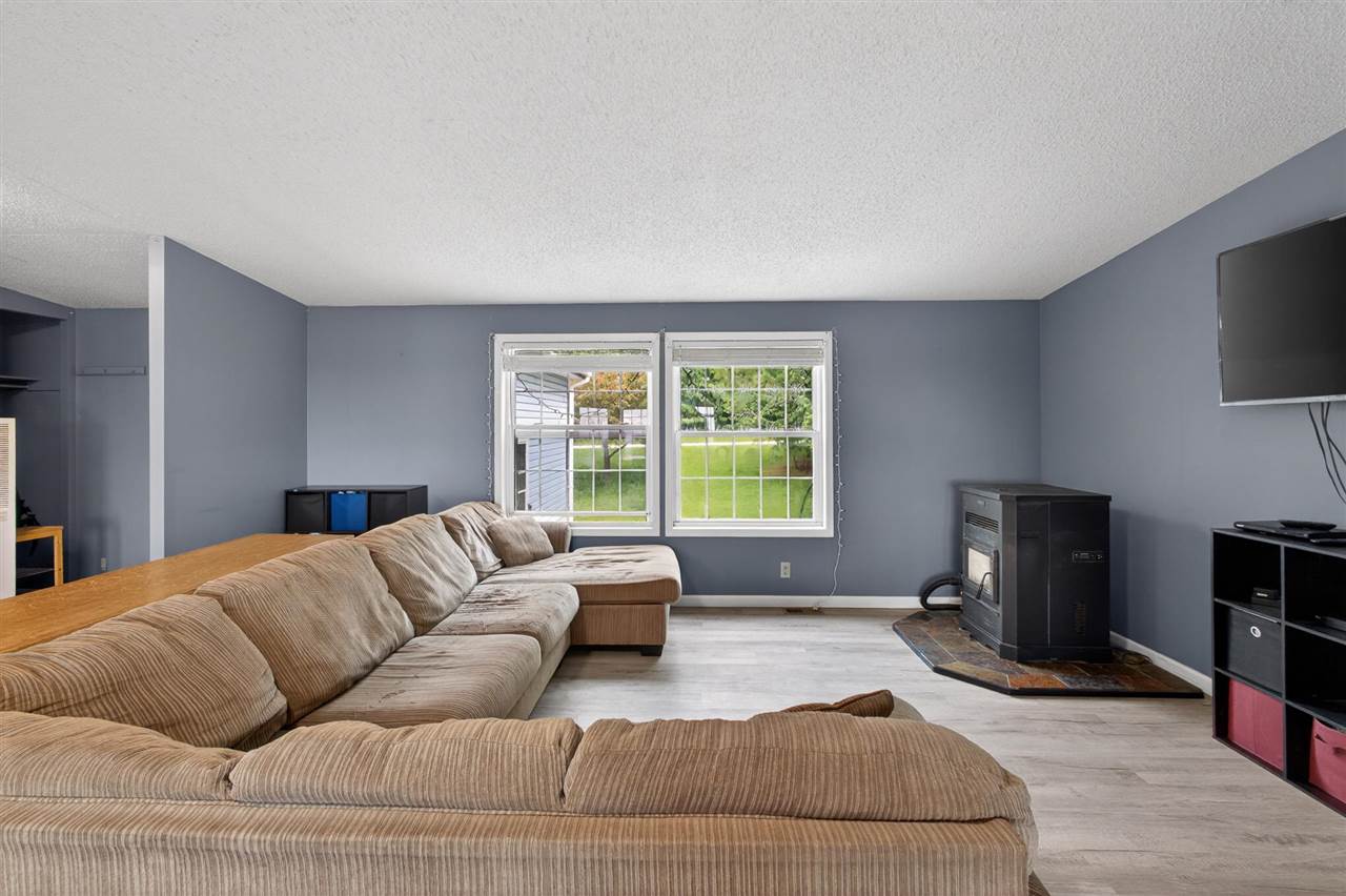 425 Knollcrest