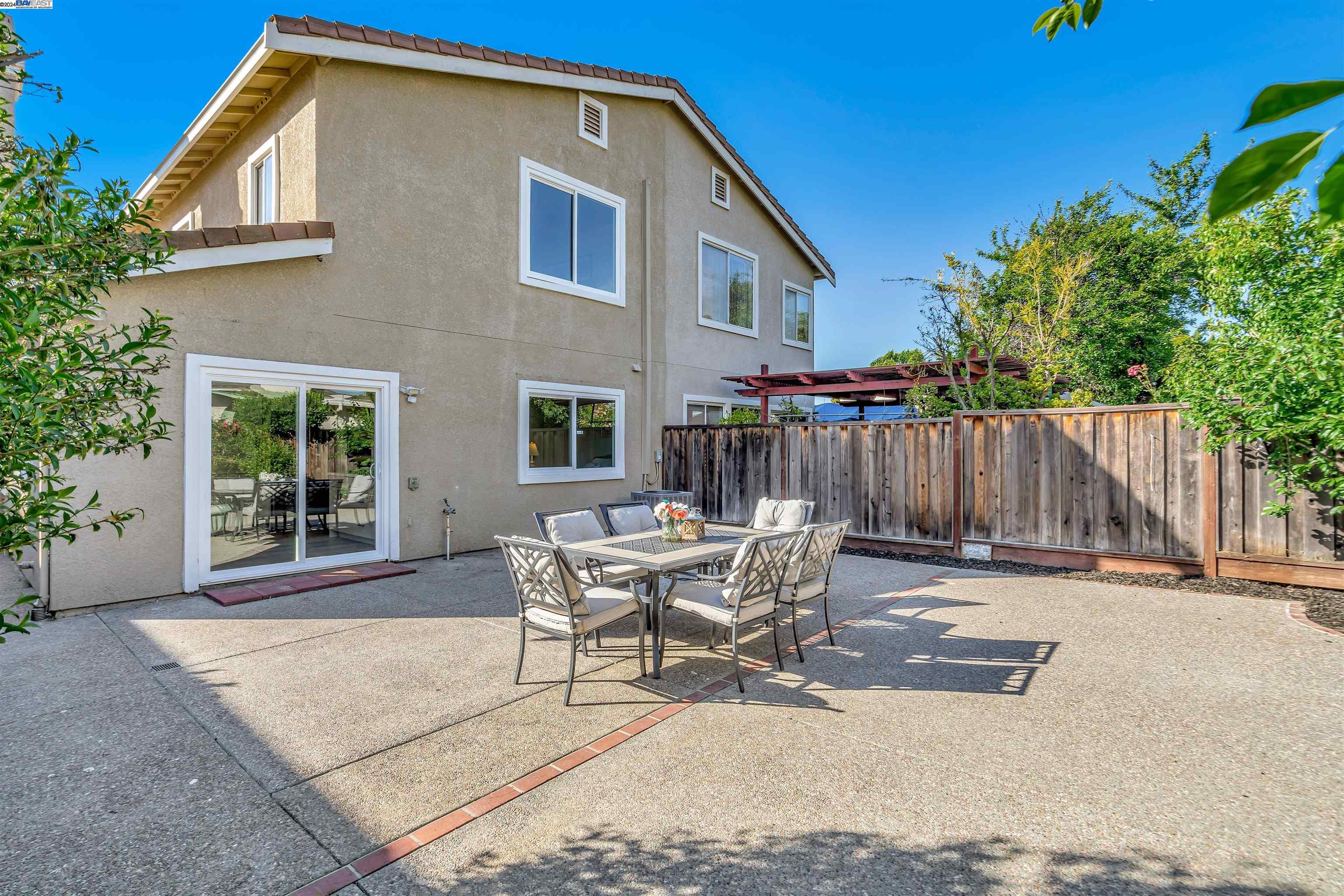3868 Alder Ave