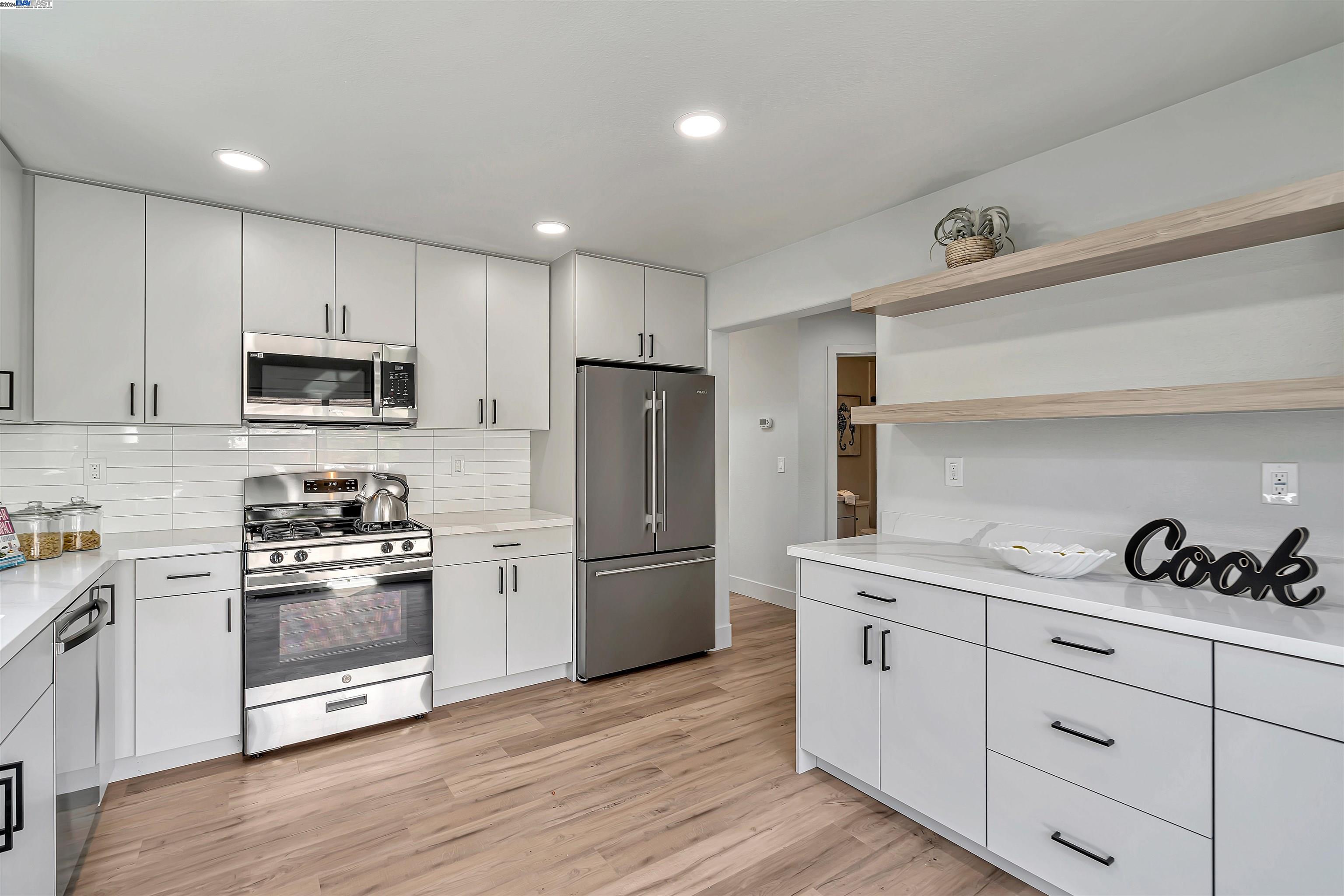 3868 Alder Ave