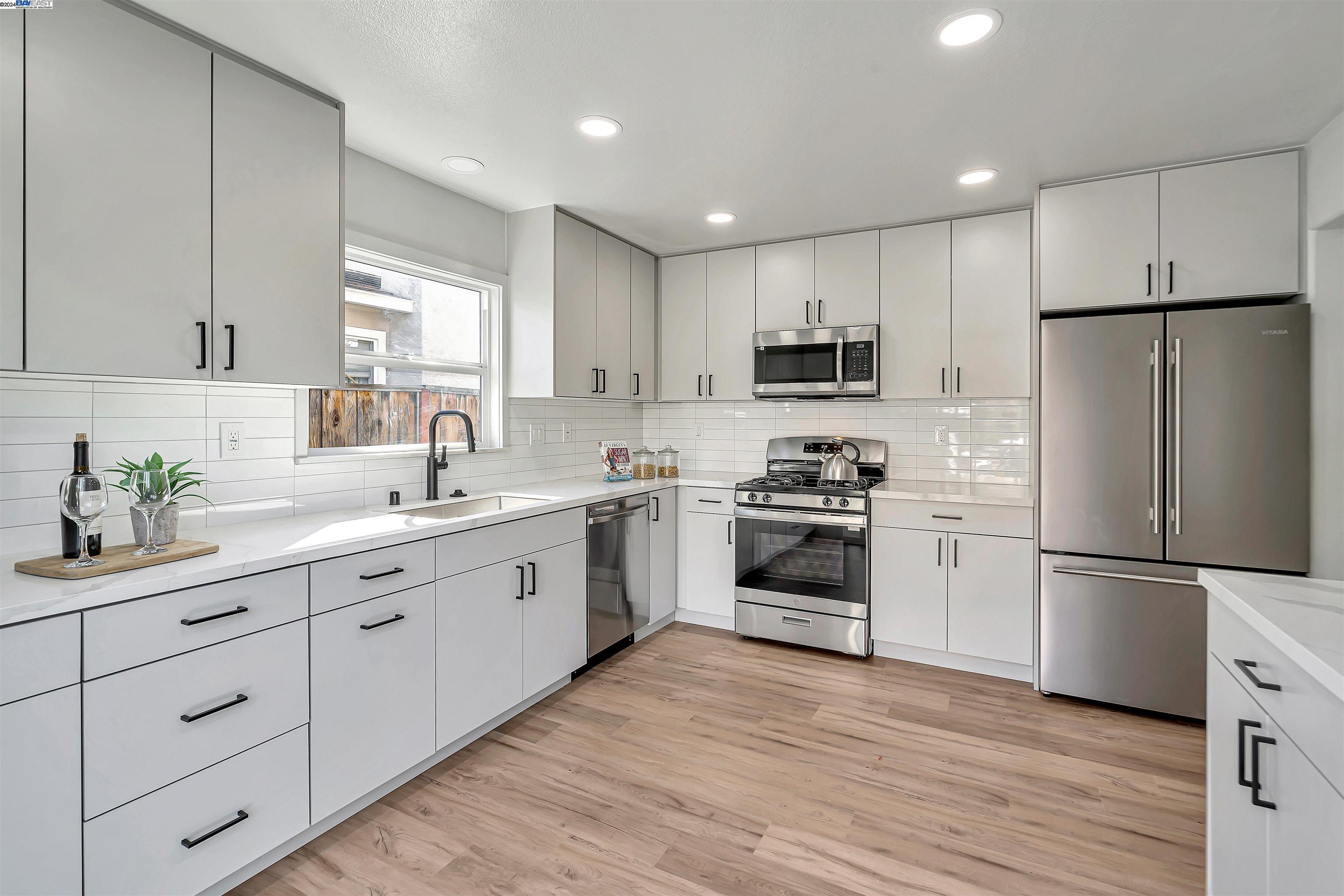 3868 Alder Ave