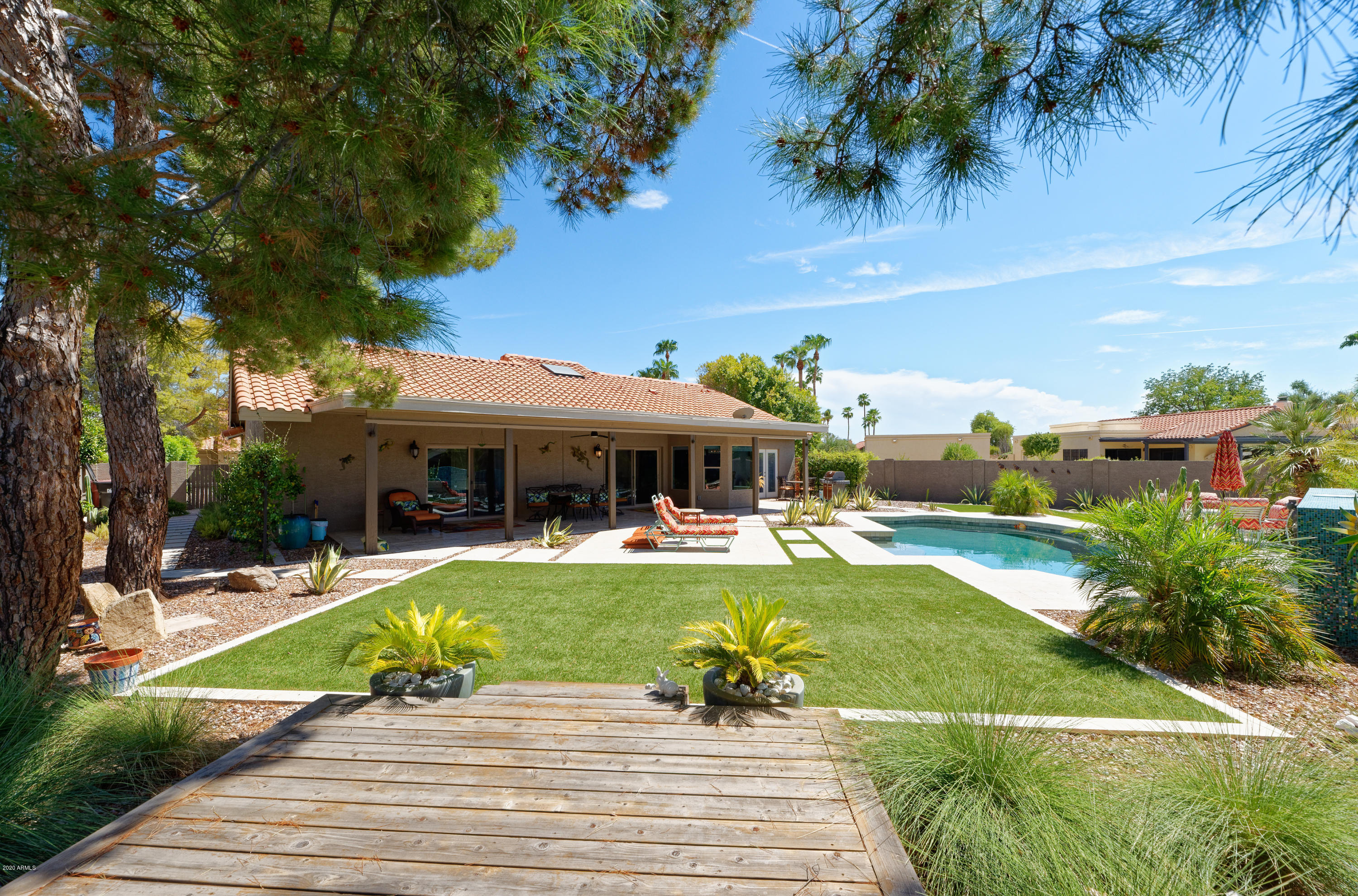 10226 E CARON Street