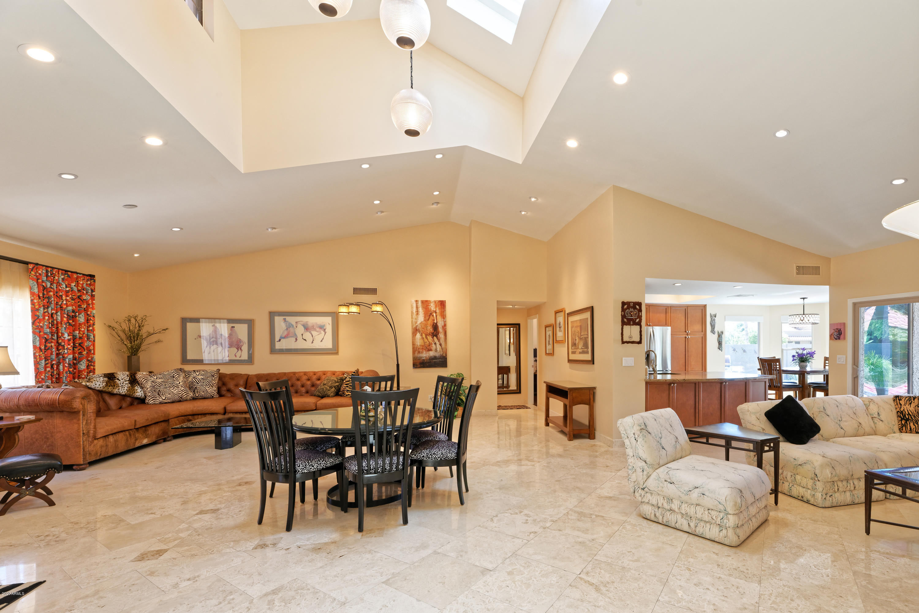 10226 E CARON Street