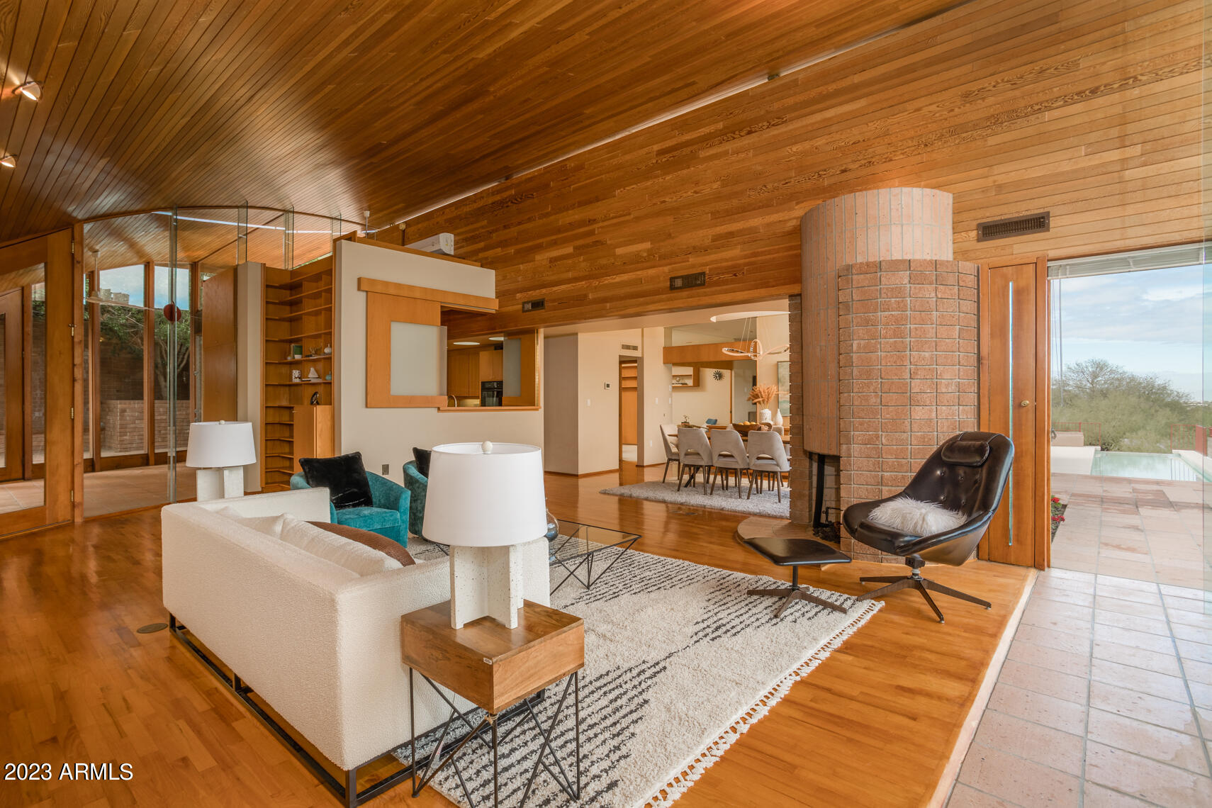5133 E MCDONALD Drive