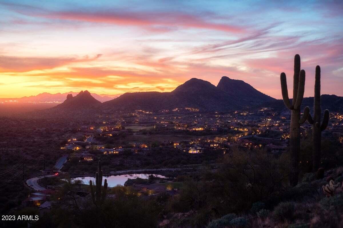 9115 N VISTA VERDE Court, 7