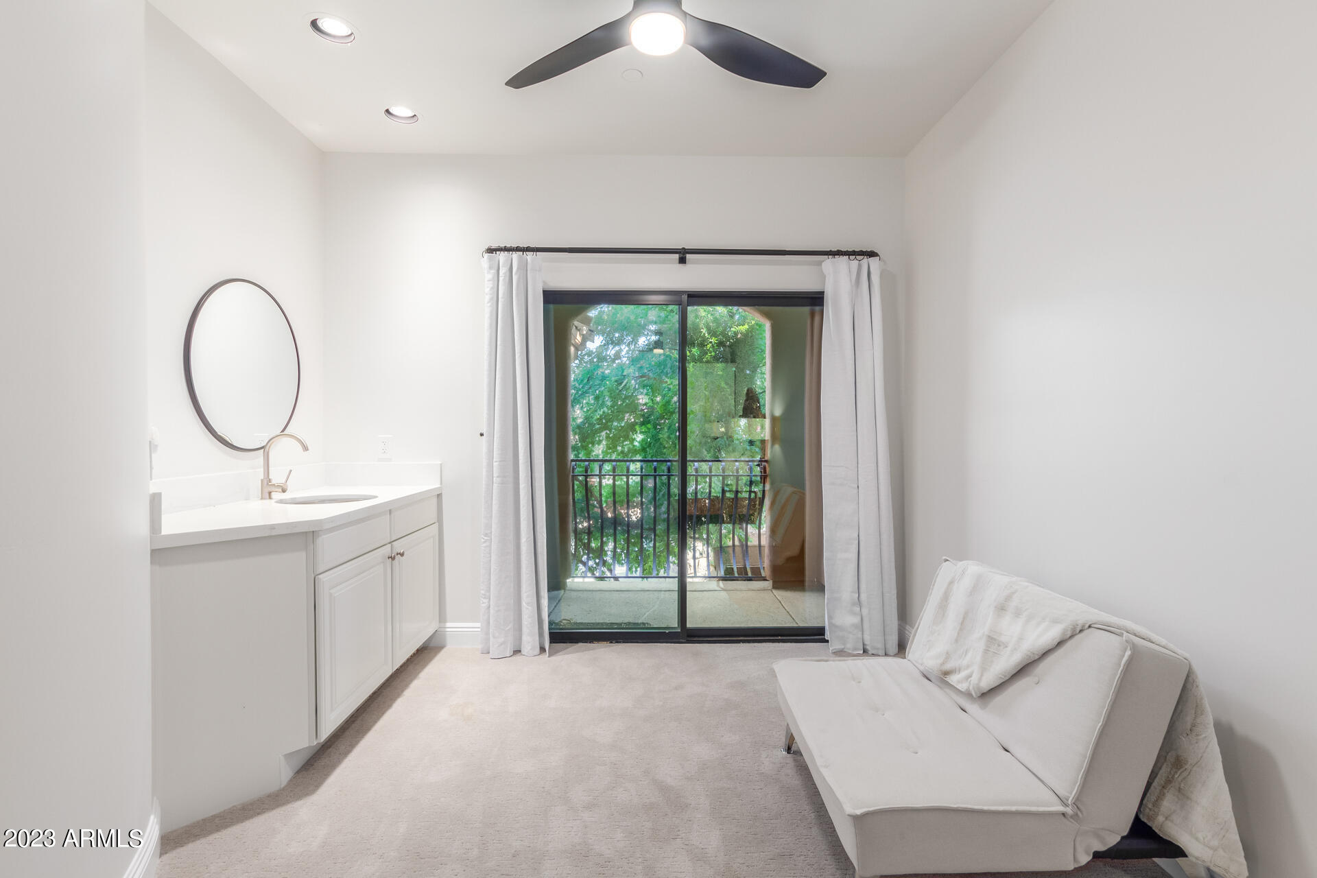 7199 E RIDGEVIEW Place, 120