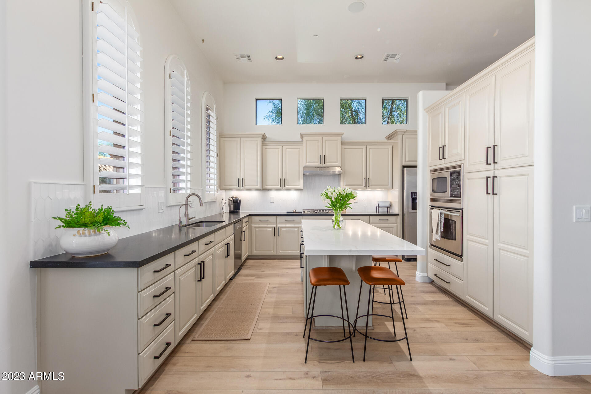 7199 E RIDGEVIEW Place, 120