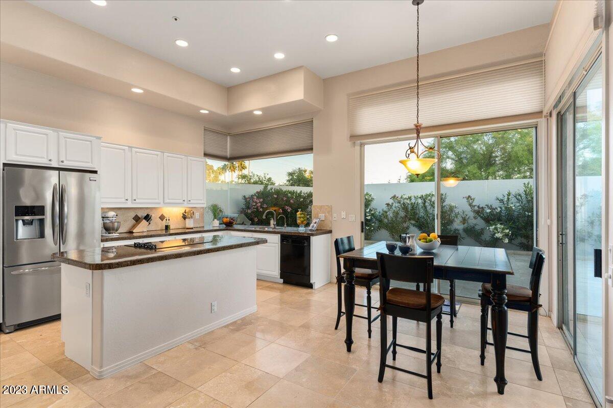 7667 E SIERRA VISTA Drive