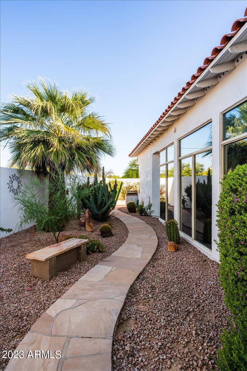 7667 E SIERRA VISTA Drive