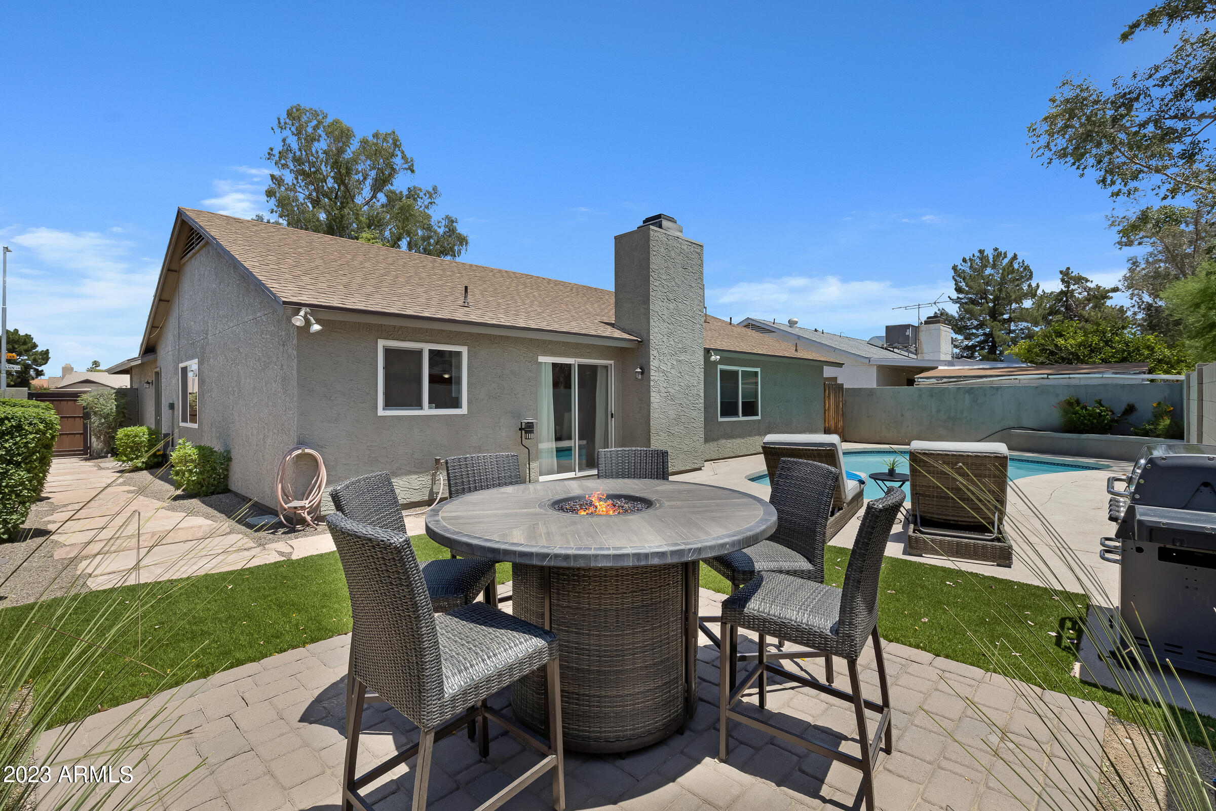 6335 E WALTANN Lane