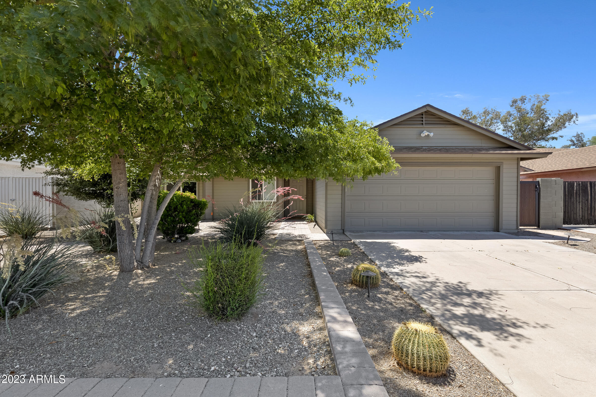 6335 E WALTANN Lane