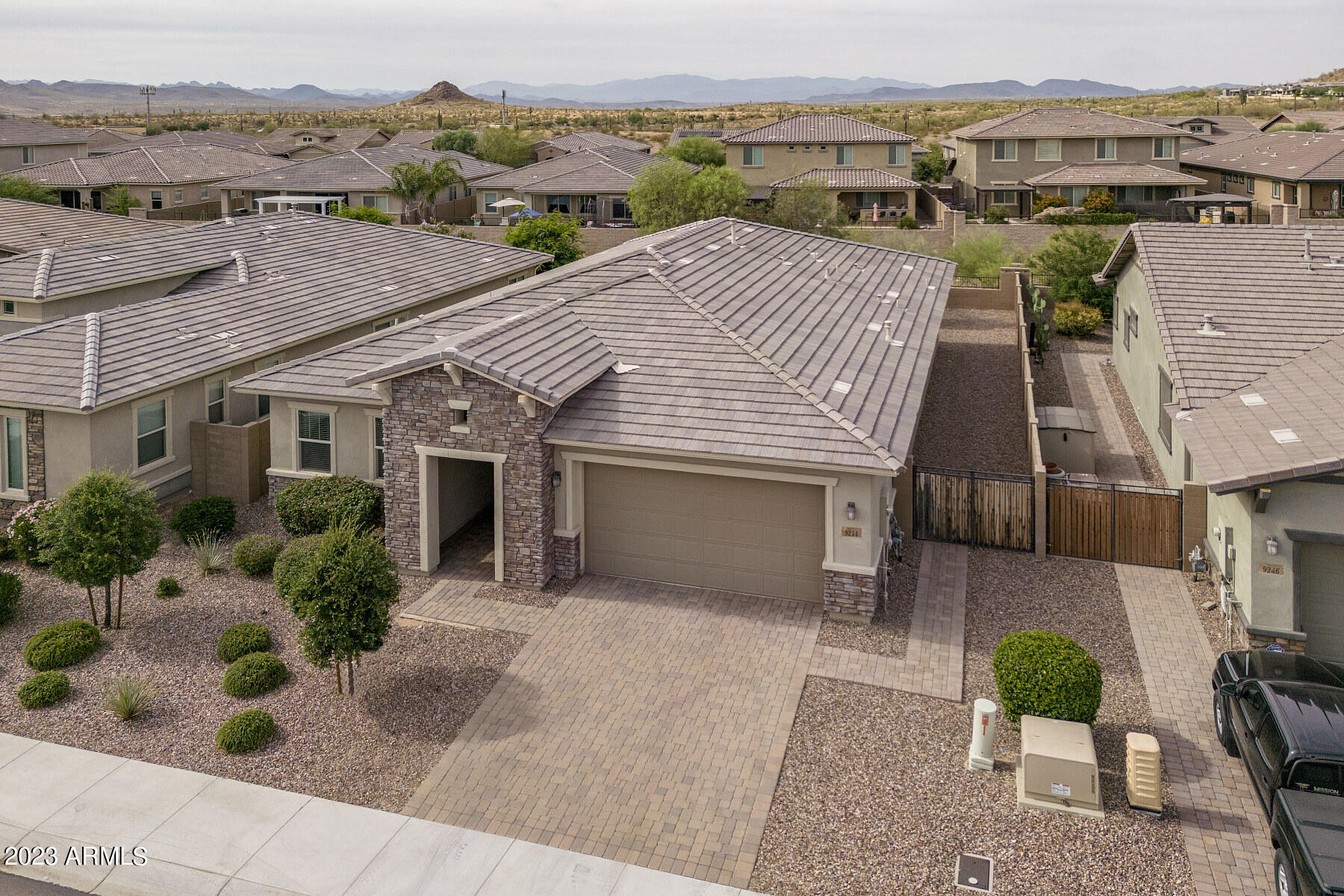 9254 W RUNNING DEER Trail