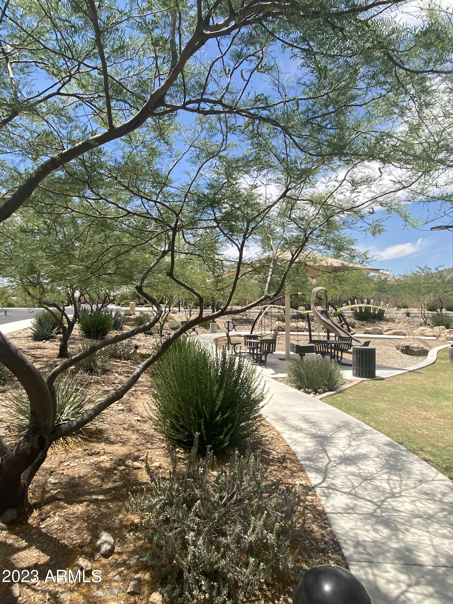 9254 W RUNNING DEER Trail