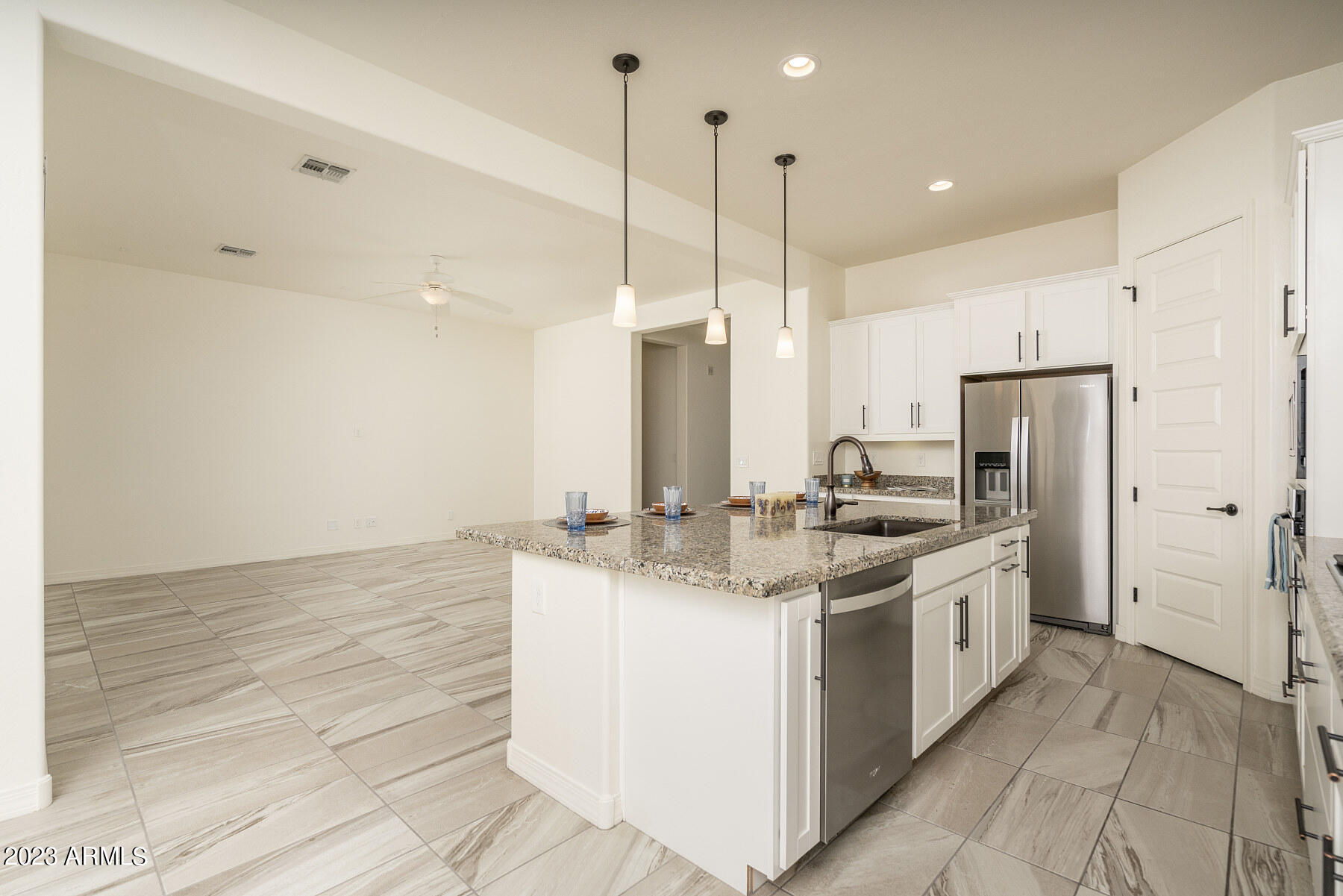 9254 W RUNNING DEER Trail