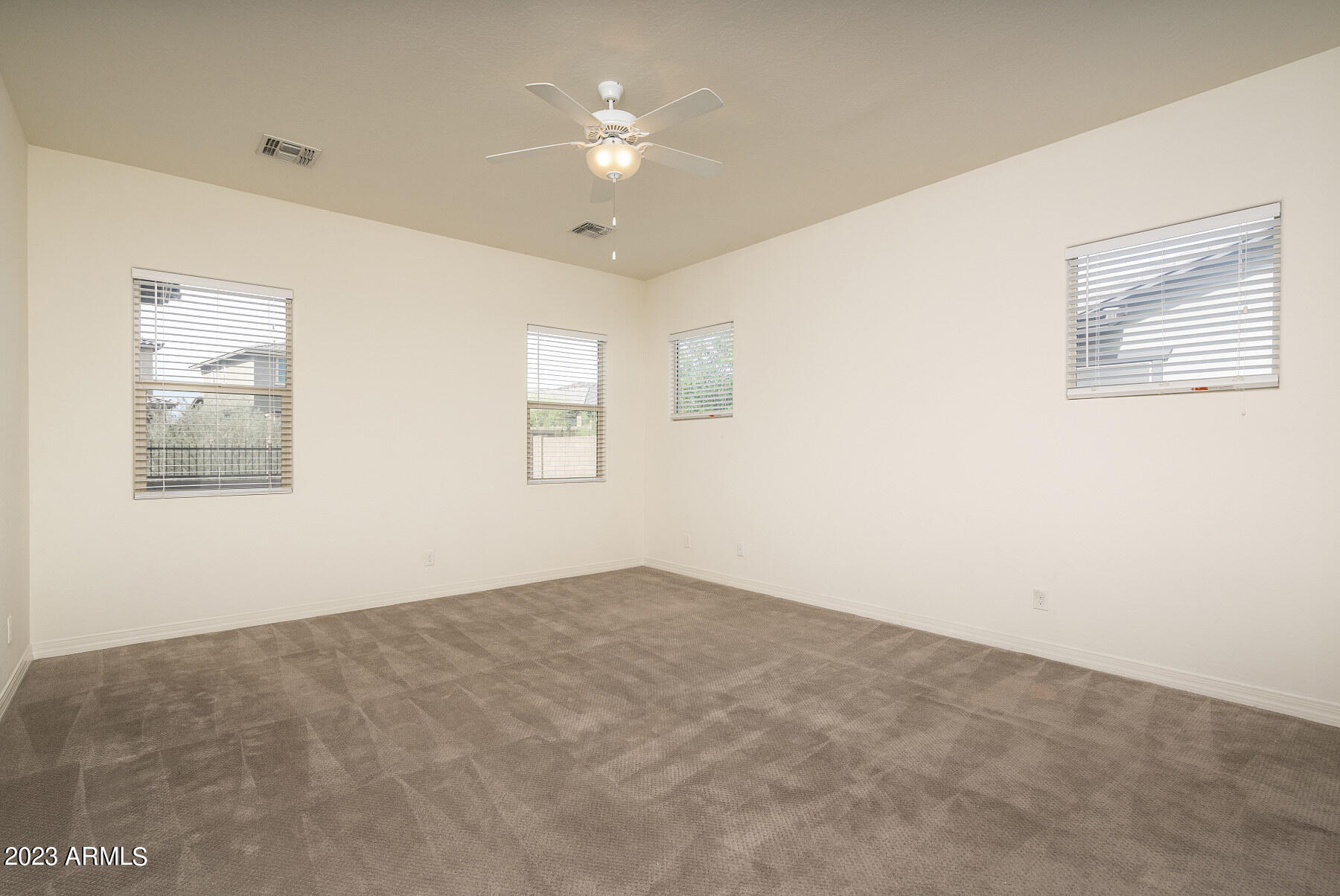 9254 W RUNNING DEER Trail