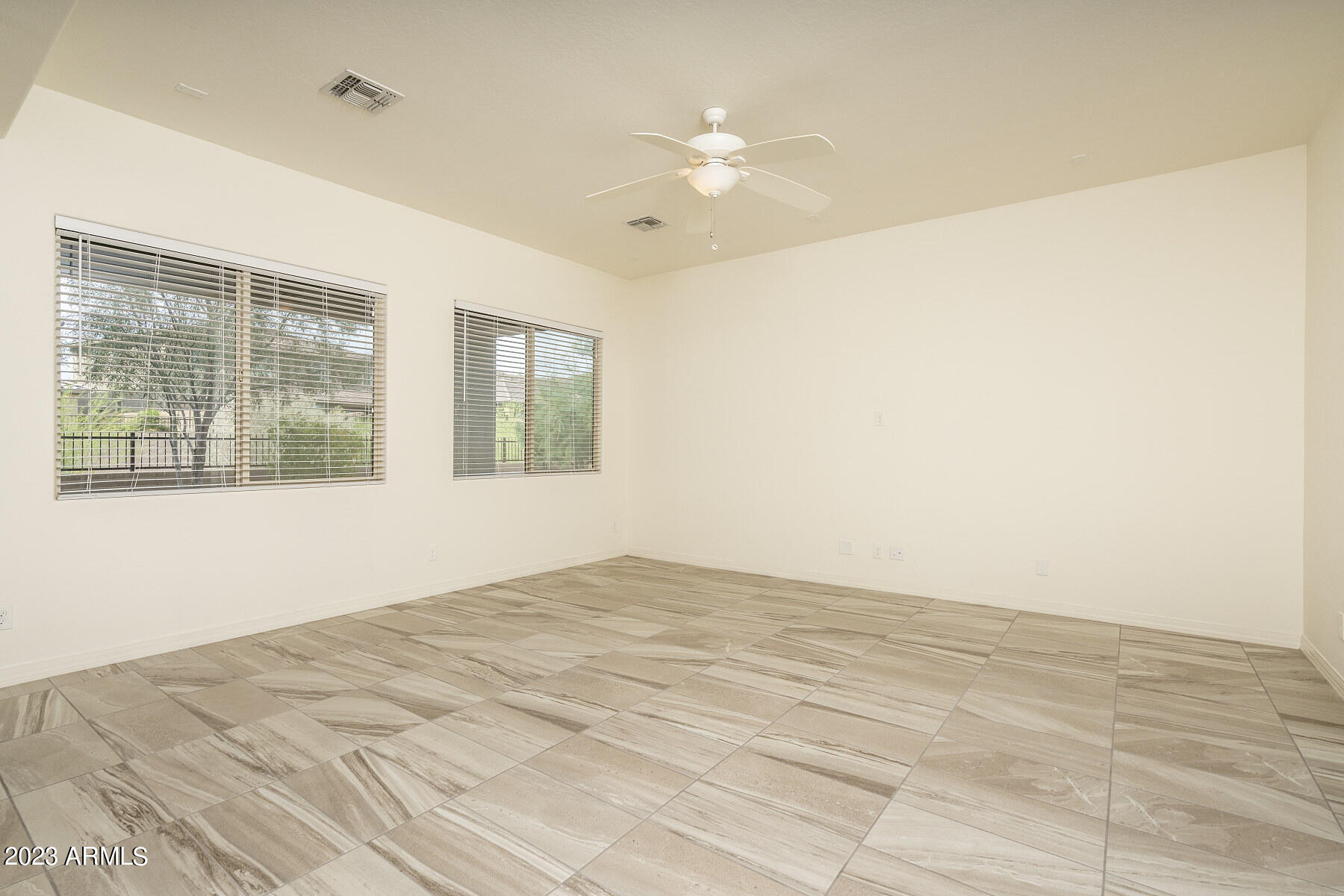 9254 W RUNNING DEER Trail