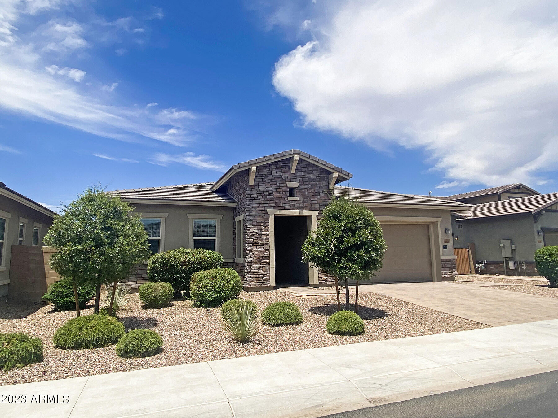 9254 W RUNNING DEER Trail