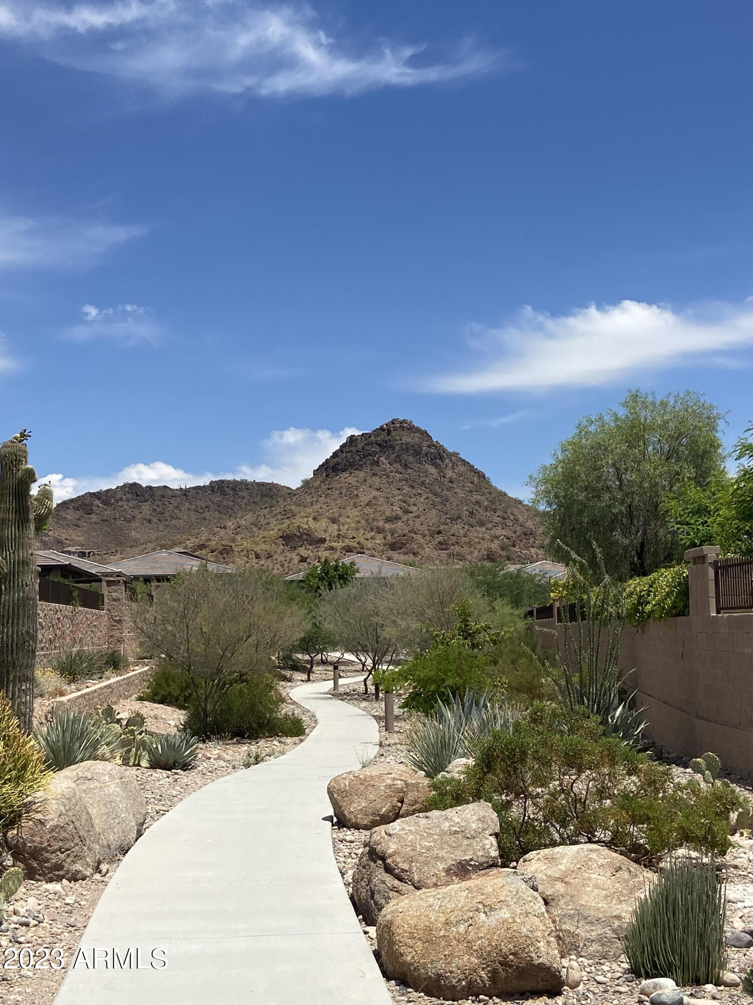 9254 W RUNNING DEER Trail