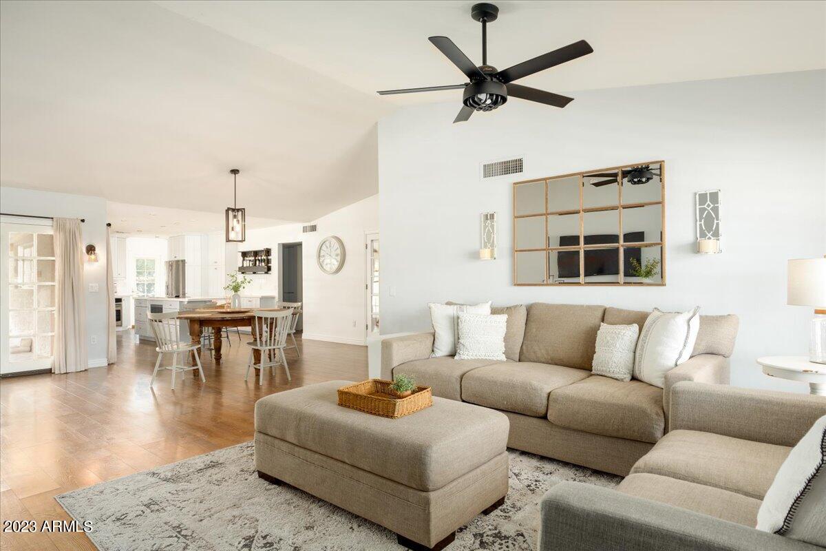 8607 E SAN ALFREDO Drive