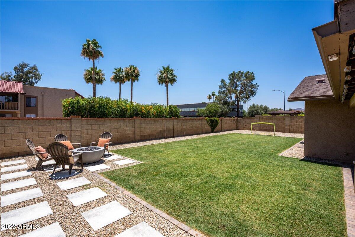 8607 E SAN ALFREDO Drive