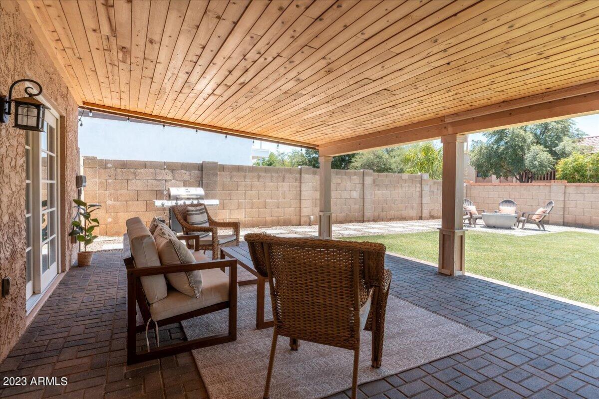 8607 E SAN ALFREDO Drive