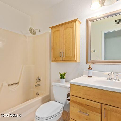 2317 E HAMPTON Avenue