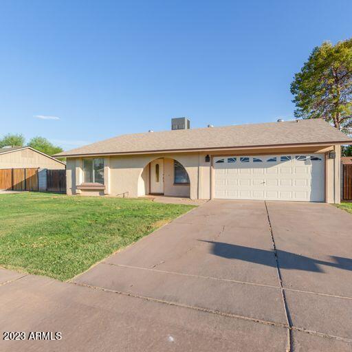 2317 E HAMPTON Avenue