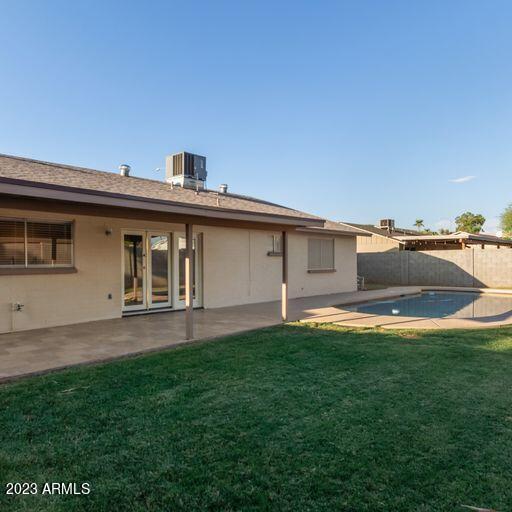 2317 E HAMPTON Avenue